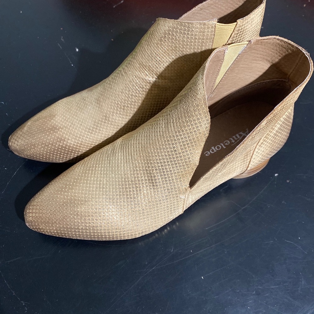 Antelope Women’s Booties USED
